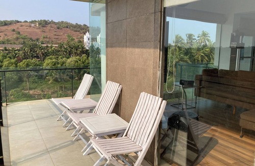 Candolim Apartment | Spacious 3-bedroom penthouse with WiFi, AC in fabulous Candolim