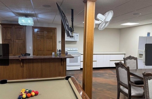 Duquesne House | Spacious 3-Bedroom Retreat with AC, Sound System & Smart TVs in Every Room