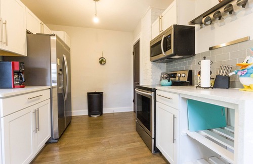 Rosedale House | Spacious 3 bedroom home near KUMED and Westport in Kansas City