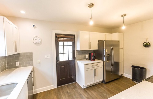 Rosedale House | Spacious 3 bedroom home near KUMED and Westport in Kansas City
