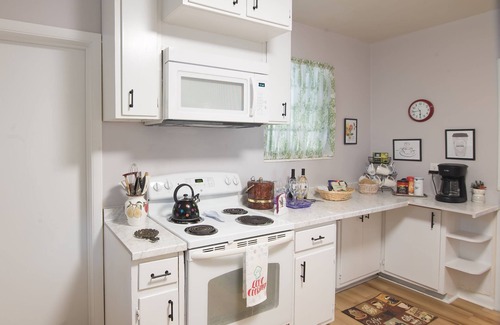 Tallahassee House | Spacious 3 bedroom home with patio - near FAMU and FSU.