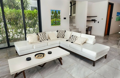 Fryes Beach House | Spacious 3 Bedroom Villa with Private Swimming Pool and Breathtaking Views