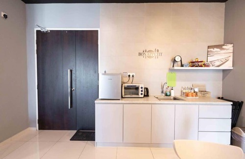 Bayan Lepas Apartment | Spacious 3 Bedrooms by Cozy Home