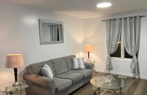 London House | Spacious 3 BR House Near White Oaks Mall/Victoria Hospital W Free Parking