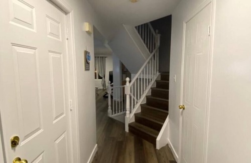 London House | Spacious 3 BR House Near White Oaks Mall/Victoria Hospital W Free Parking