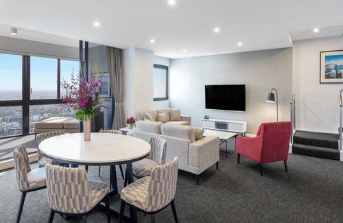 Darling Harbour Apartment | Spacious 3 BR Suite at Kent Street, Sydney CBD