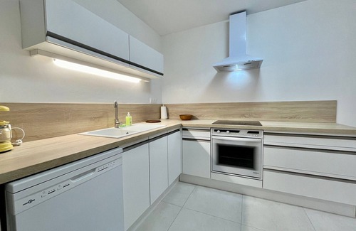 Annecy Apartment | Spacious 3-room apartment near Annecy center, balcony and parking