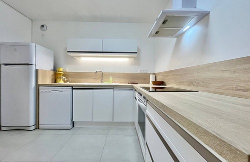 Annecy Apartment | Spacious 3-room apartment near Annecy center, balcony and parking