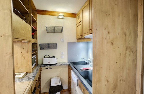 Les Bruyeres Apartment | Spacious 3 rooms, 6 pers, balcony, ski-in/ski-out, Les Menuires