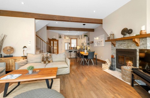 Mont-Tremblant House | Spacious 3-Story Golfside Townhouse with Pool Access – Aiglon 1614