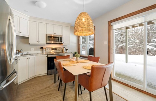 Mont-Tremblant House | Spacious 3-Story Golfside Townhouse with Pool Access – Aiglon 1614