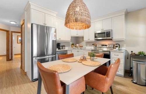 Mont-Tremblant House | Spacious 3-Story Golfside Townhouse with Pool Access – Aiglon 1614