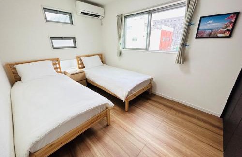 Nishinari Apartment | Spacious 3-story house with 4 bedrooms!