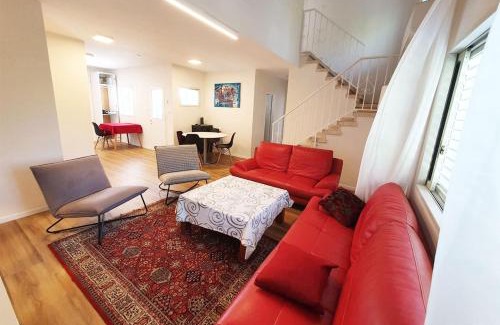 Ra'ananna Apartment | Spacious 3BD Penthouse with Rooftop & Parking