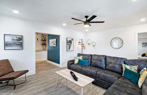 Lake Worth House | Spacious 3br 2ba Cottage Steps to Water & Downtown