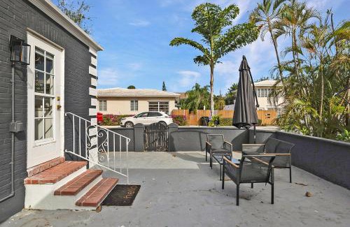 Lake Worth House | Spacious 3br 2ba Cottage Steps to Water & Downtown