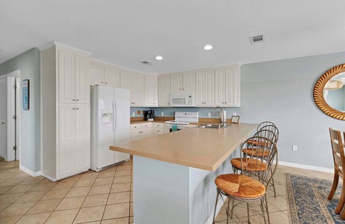 Gulf Shores Apartment | Spacious 3BR/2BA Gulf Views, Dock and Boat Launch!