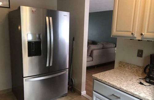 Herndon Boat Rental | Spacious 3Br/2Bth close to INOVA & Reston Hospitals, DC, and Dulles airport