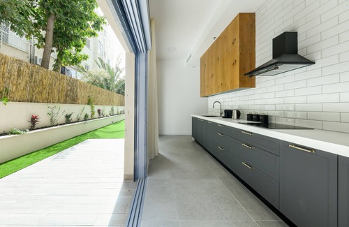Ramat Hasharon Apartment | Spacious 3BR Apt w Garden Ramat Hasharon