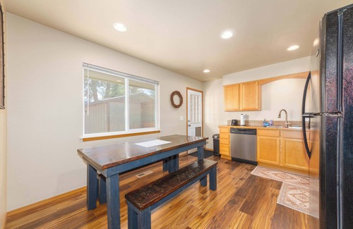 Spokane Valley House | Spacious 3BR Family Retreat w Fire Pit, BBQ, Smart TVs & More