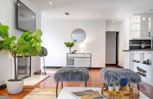 West Los Angeles House | Spacious 3BR Family Home in West LA by Stay Gia