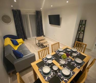 Harlow House | Spacious 3BR House with Garden in Harlow, Essex