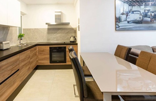 St. Paul's Bay Apartment | Spacious 3BR designer home just off the promenade