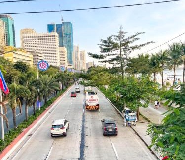 Ermita Apartment | Spacious 3BR near US Embassy, Manila Ocean Park