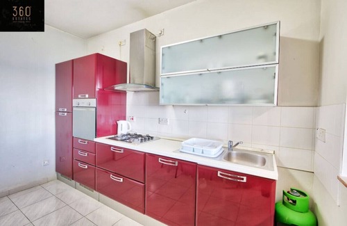 Tower Road Apartment | Spacious 3BR opposite beach - AC
