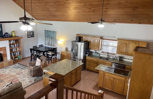Marathon House | Spacious 3BR Stay Shared Pool - Perfect for families.