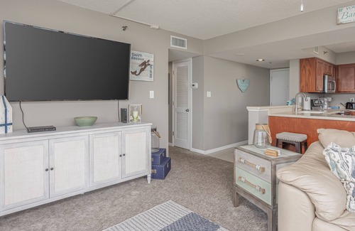 Pensacola Beach Condo | Spacious 3rd floor condo with views of Gulf and the Bay-TT3F