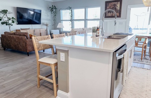 St. Augustine House | Spacious 4 bed 4 bath house with community pool & gym in charming St. Augustine