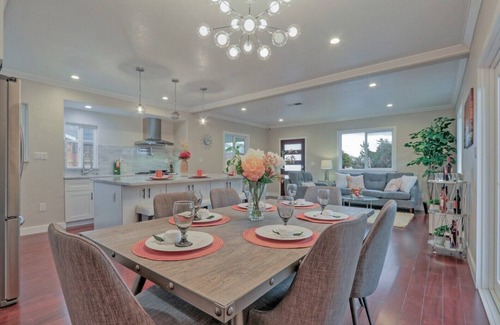 San Jose House | Spacious 4 Bd 4 Ba home close to all the best of San Jose
