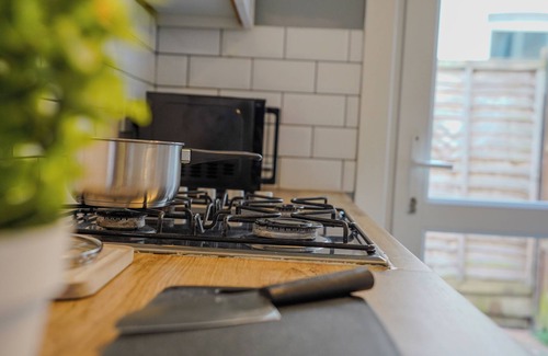 Shortlands House | Spacious 4 Bed Central Property w/Free Parking and Garden Dining