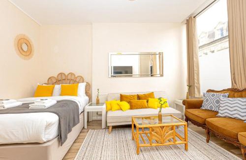 Munster Apartment | Spacious 4-Bed Fulham Stay Walk to River Thames