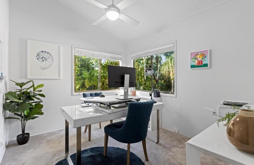 Currumbin Waters House | Spacious 4-bed Home with Waterfront Pontoon