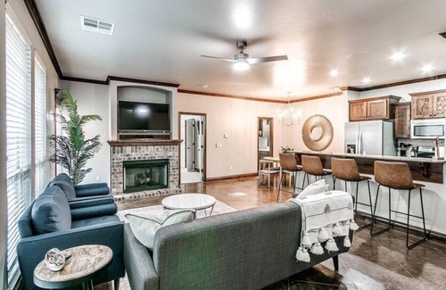 Central Oklahoma City House | Spacious 4 Bed House With King Bed & Playground
