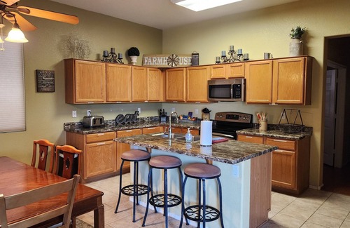 Arizona Skyline Community House | Spacious 4 bed🏡 Sparkling Pool💦 Game Room🎮 Pool Table🎱 Arcade🕹 Sleeps 18