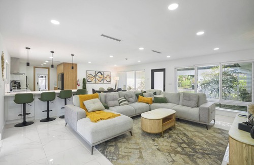 Imperial Point House | Spacious 4-bedroom house in lovely Fort Lauderdale with pool and near beach