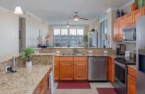 Pensacola Beach Condo | Spacious 4 bedroom Condo with Gulf Views - Emerald Dolphin 450