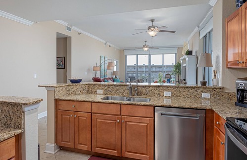 Pensacola Beach Condo | Spacious 4 bedroom Condo with Gulf Views - Emerald Dolphin 450