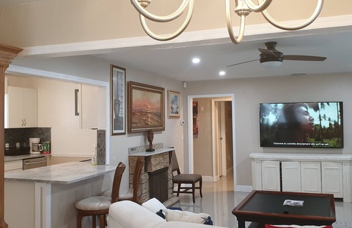 Riviera Beach House | Spacious 4-bedroom house with boat parking in amazing West Palm Beach : AC, WiFi