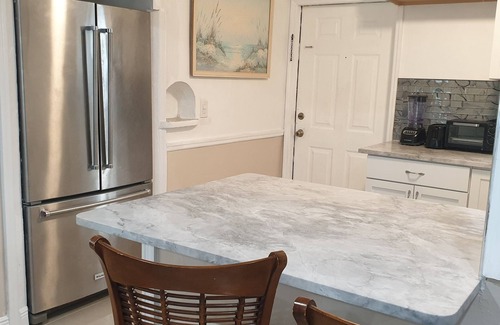 Riviera Beach House | Spacious 4-bedroom house with boat parking in amazing West Palm Beach : AC, WiFi