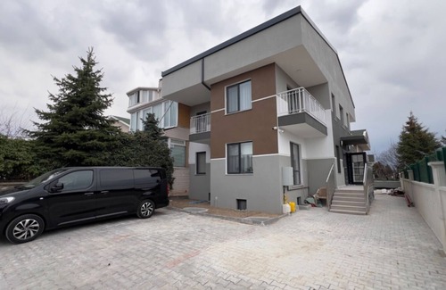 Golbasi Villa | Spacious 4-bedroom villa in gorgeous Ankara with AC, WiFi