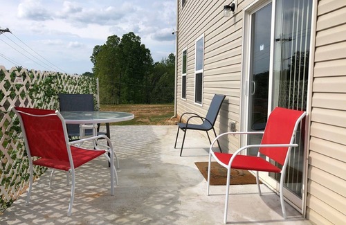 Kings Mountain House | Spacious 4 bedroom Home in a quiet mountain neighborhood