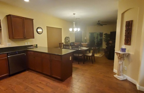 San Tan Valley House | Spacious 4-bedroom 2-bathroom house with TV's, WiFi in charming San Tan Valley