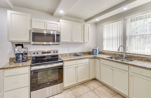 Daytona Beach Apartment | Spacious 4-bedroom home in Daytona Beach close to beach