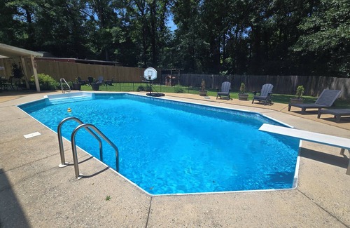 Fort Mitchell House | Spacious 4-bedroom house w/gym, pool, WiFi, 8 miles from Ft. Bennings back gate