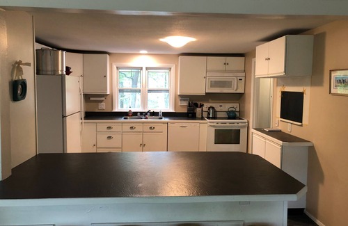 Brewster House | Spacious 4 bedroom/3bath, on the Brewster/Orleans line