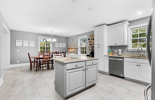 Clarksville House | Spacious 4 bedroom, 4 bathroom home with lots of fun to offer for everyone